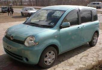 2003 Toyota Sienta Pictures