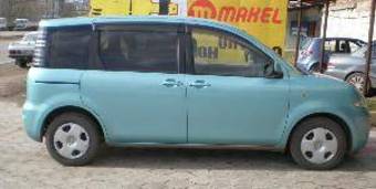 2003 Toyota Sienta Pics