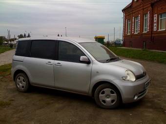 2003 Toyota Sienta For Sale