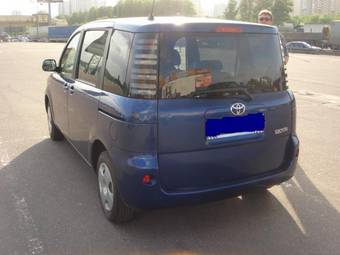 2003 Toyota Sienta Pictures