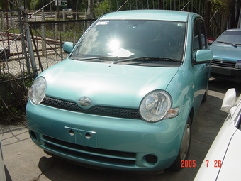 2004 Toyota Sienta