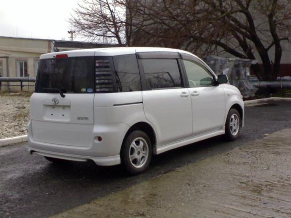 2004 Toyota Sienta