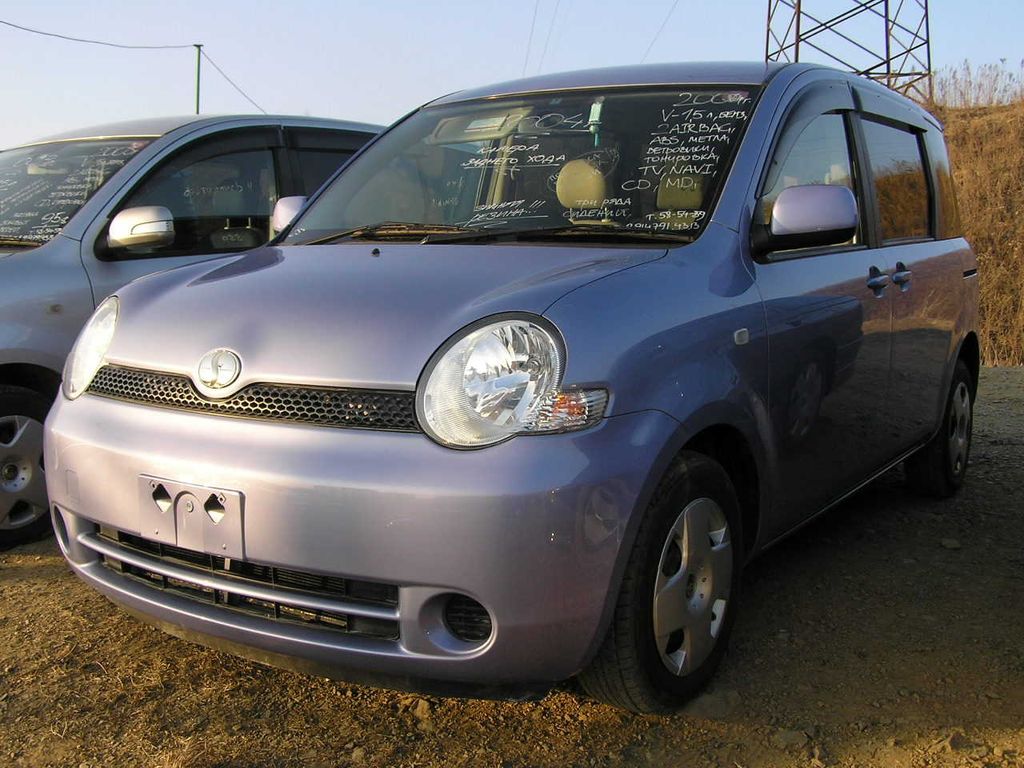 2004 Toyota Sienta