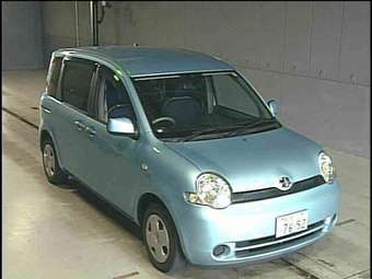 2004 Toyota Sienta