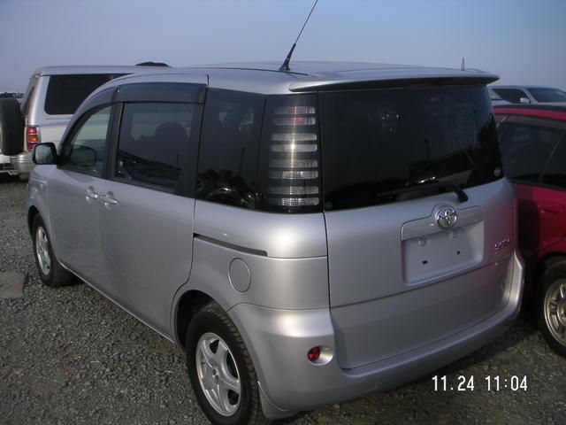 2004 Toyota Sienta