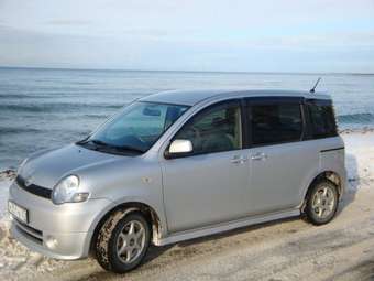 2004 Toyota Sienta