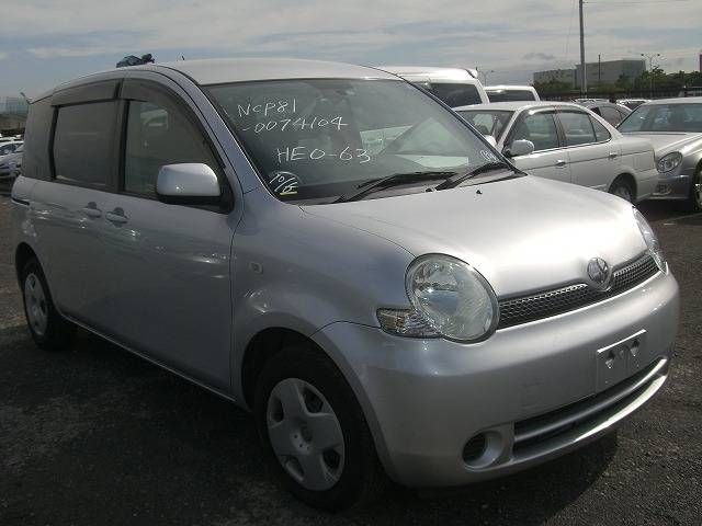 2004 Toyota Sienta