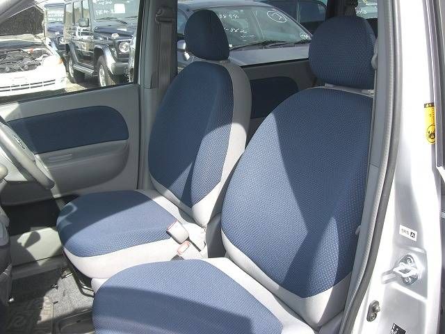 2004 Toyota Sienta