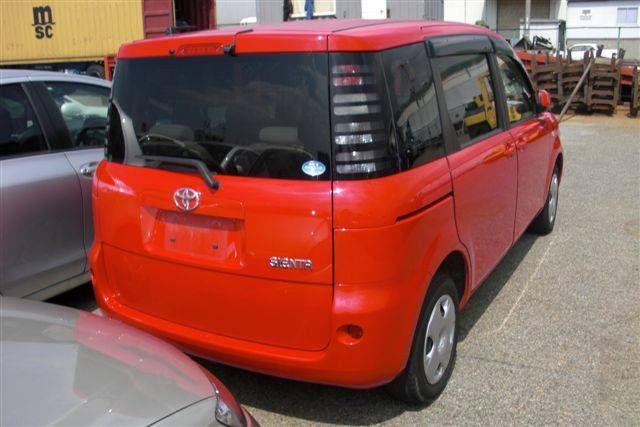 2004 Toyota Sienta