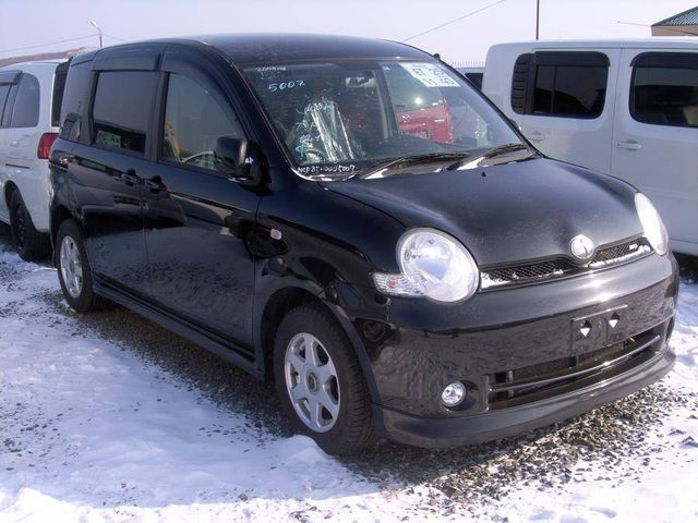2004 Toyota Sienta