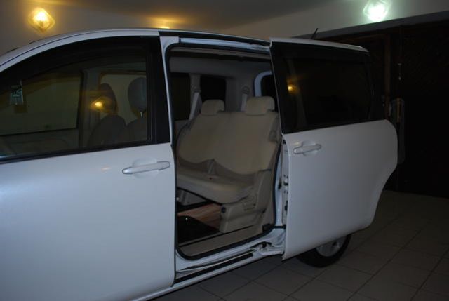 2004 Toyota Sienta