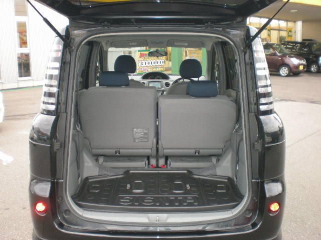 2004 Toyota Sienta