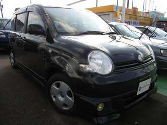 2004 Toyota Sienta