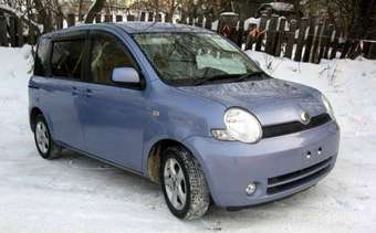 2004 Toyota Sienta