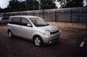 2004 Toyota Sienta For Sale