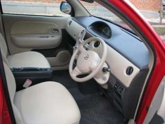 2004 Toyota Sienta For Sale