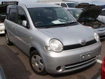 2004 Toyota Sienta Pictures