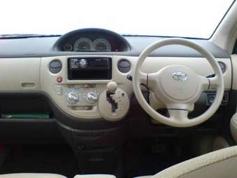 2004 Toyota Sienta For Sale