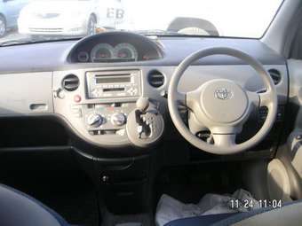2004 Toyota Sienta Photos
