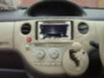 2004 Toyota Sienta For Sale