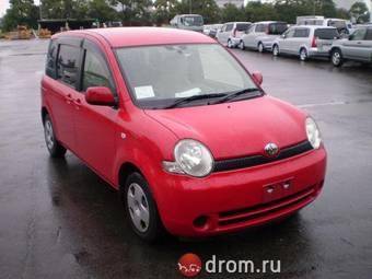 2004 Toyota Sienta Pictures