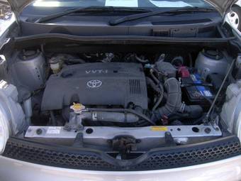 2004 Toyota Sienta Pictures