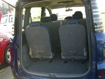 2004 Toyota Sienta Pics