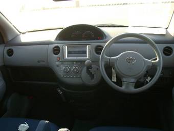 2004 Toyota Sienta Pictures