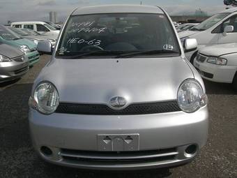 2004 Toyota Sienta Pictures