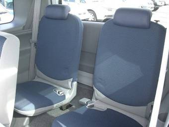 2004 Toyota Sienta Wallpapers