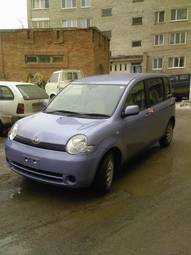 2004 Toyota Sienta Photos