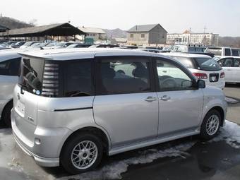 2004 Toyota Sienta For Sale