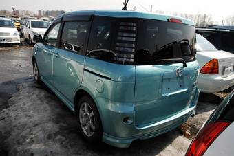 2004 Toyota Sienta For Sale