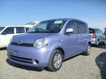 2004 Toyota Sienta Pictures