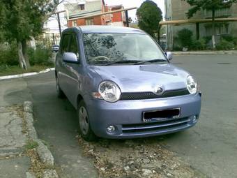 2004 Toyota Sienta Pictures