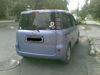 2004 Toyota Sienta Photos