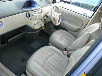 2004 Toyota Sienta Photos