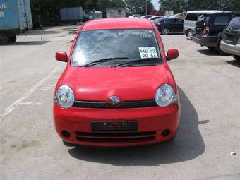 2004 Toyota Sienta Photos