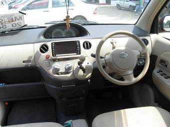 2004 Toyota Sienta For Sale