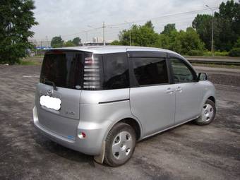 2004 Toyota Sienta For Sale