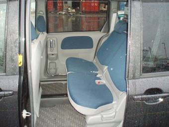 2004 Toyota Sienta For Sale