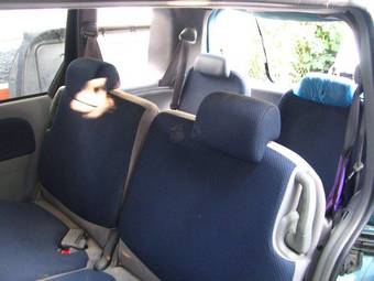 2004 Toyota Sienta For Sale