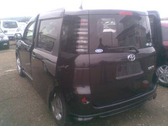 2004 Toyota Sienta For Sale