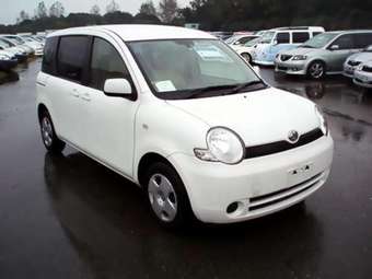 2005 Toyota Sienta