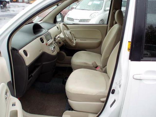 2005 Toyota Sienta