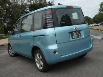 2005 Toyota Sienta For Sale