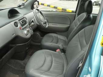 2005 Toyota Sienta Pictures