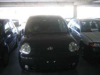 2005 Toyota Sienta Pictures