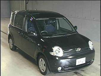 2005 Toyota Sienta Pictures