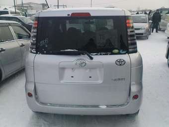 2005 Toyota Sienta Pics